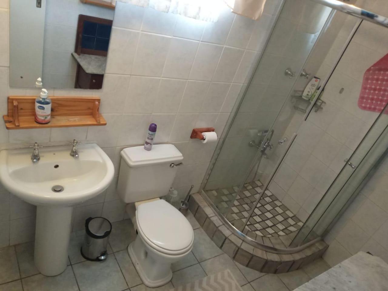 Bun Clody Manor - Guest House & Coffee Shop Hanover Bilik gambar